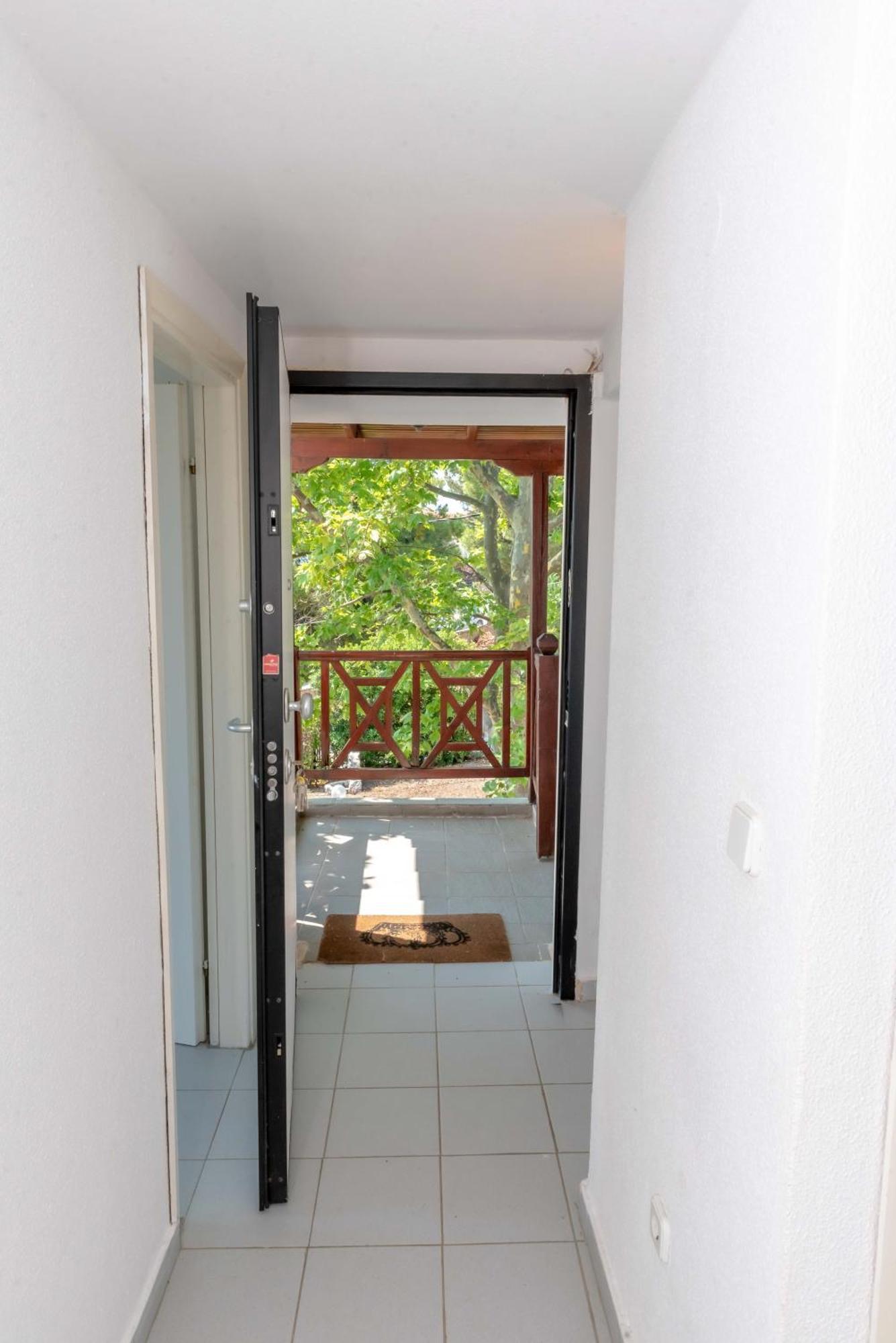 Sea View Maisonette Close To Neos Marmaras Villa Лагомандра Екстериор снимка