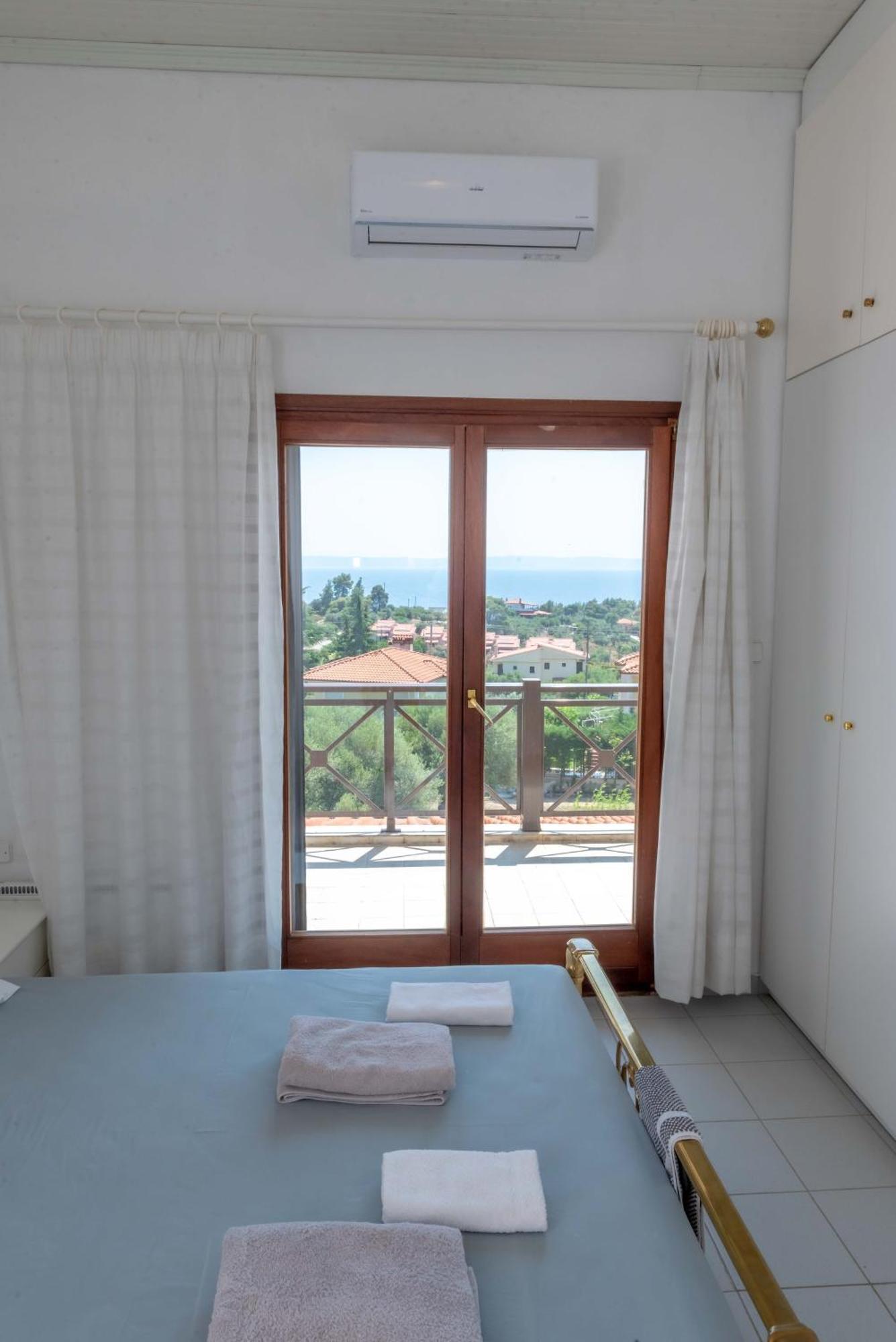 Sea View Maisonette Close To Neos Marmaras Villa Лагомандра Екстериор снимка